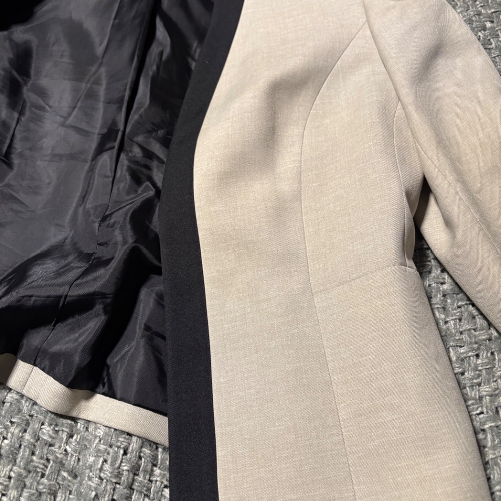 Evan Picone Cream Blazer with Black Trim - Picture 3 of 5